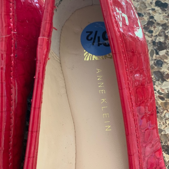 Red Anne Klein flats - Picture 3 of 4